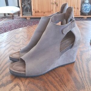 Diba True Leather Peep Toe Wedge Heeled Shoes Size 9.5